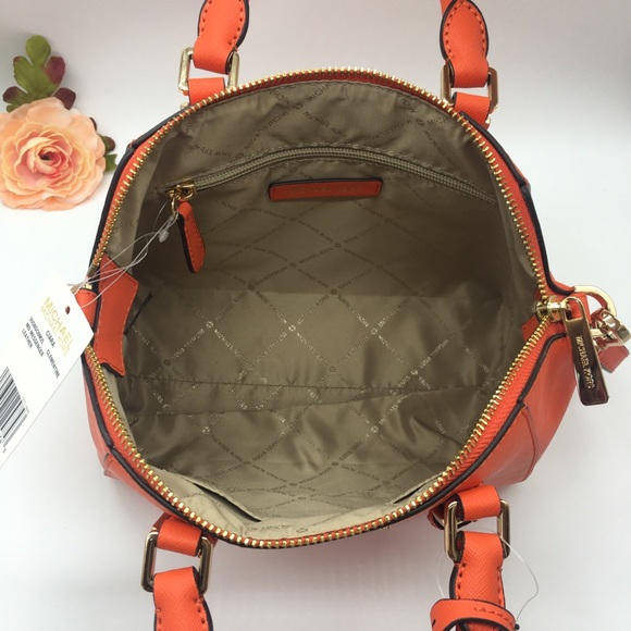 MICHAEL KORS CIARA MD MESSENGER CLEMENTINE - Picture 4 of 8